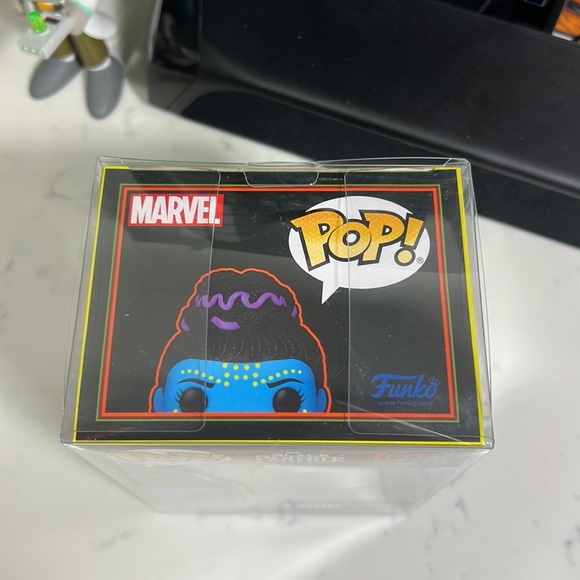 Funko Pop! Black Panther Shuri (Black Light) #276 - Picture 5 of 6